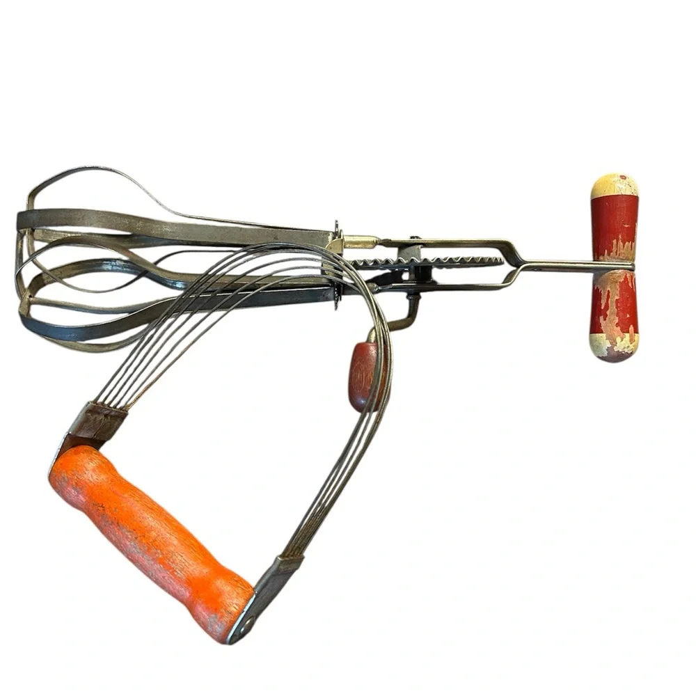 Vintage Handheld Egg Beater with Orange Handles - Picture 1 of 2